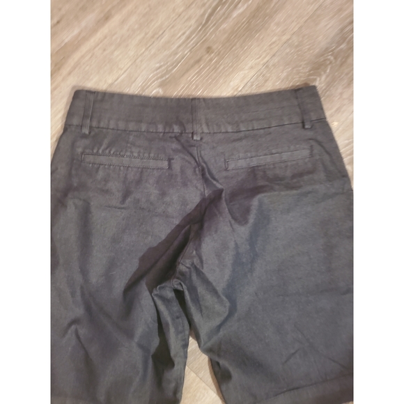 Lee just below the waist Shorts - Picture 5 of 6